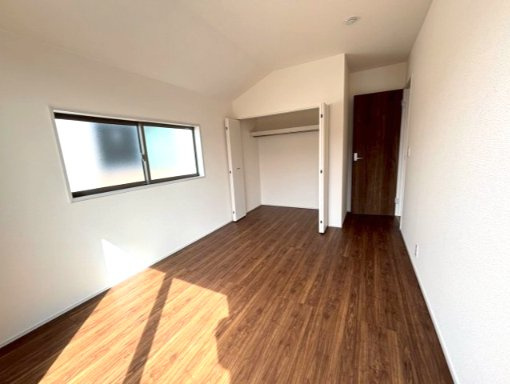 あきる野野辺　新築！小学校徒歩7分の洋室