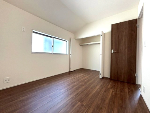 あきる野野辺　新築！小学校徒歩7分の洋室