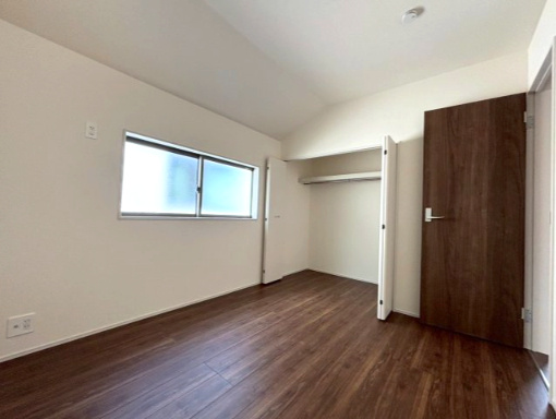 あきる野野辺　新築！小学校徒歩7分の洋室