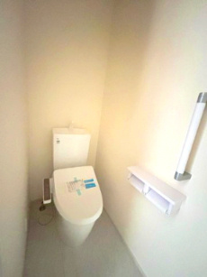 あきる野野辺　新築！小学校徒歩7分のトイレ|2階トイレ