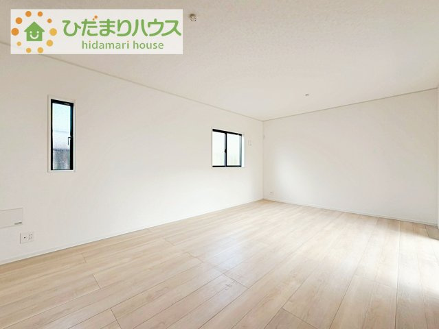【居間・リビング】 | 我孫子市湖北台第24　新築戸建　6号棟 | お子様が元気に遊べる広々としたリビングです！