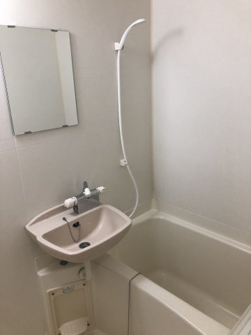 プラウディアの浴室