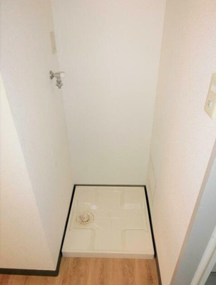 【設備】 | ブランニューウェイヴ | 室内洗濯機置き場。