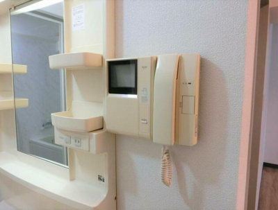 【セキュリティ】 | ブランニューウェイヴ | モニター付きインターホンで防犯面も安心です！