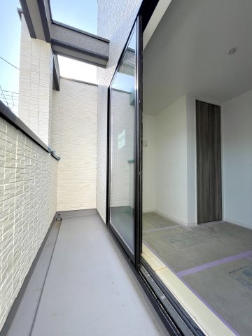 練馬区石神井町7丁目　子育て環境良好　ZEH水準住宅のバルコニー