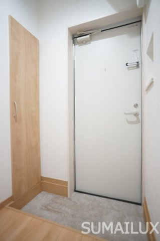 熊本市西区二本木３丁目のアパートの玄関