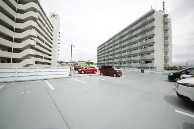 ピボットマンション池下の駐車場