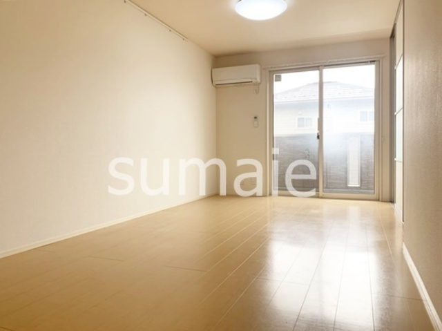 本郷の杜　マルンの洋室|キレイなリビングです！