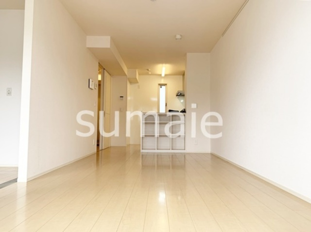 本郷の杜　マルンの居間・リビング|人気のカウンターキッチンリビングです！