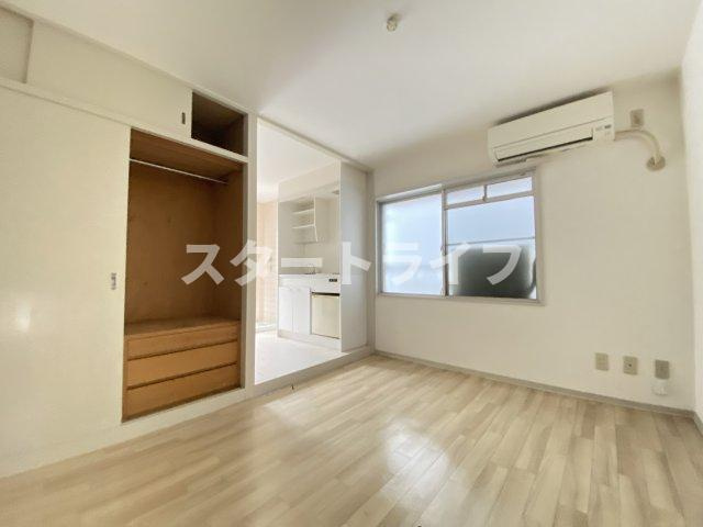 大阪市東淀川区淡路２丁目の賃貸マンションの居間・リビング