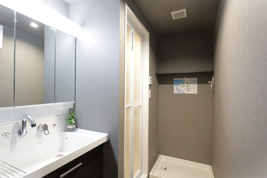 ルモン東加賀屋の独立洗面台