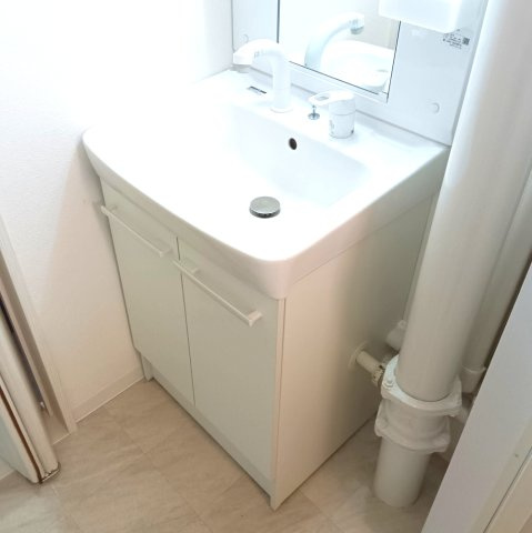 名谷13団地　48号棟の洗面所|コンパクトで使いやすい洗面所