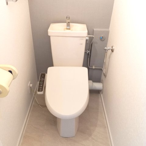 名谷13団地　48号棟のトイレ|落ち着いたトイレです