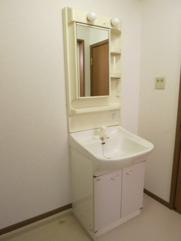 クレストール　イン　エクセルの洗面所