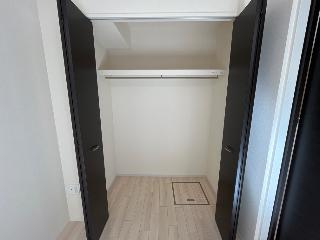 ソラーレ（東松山市美原町　アパートⅡ期新築工事）の収納|クローゼット（イメージ）