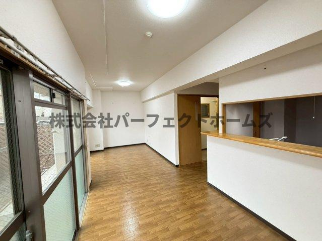 プレザント枚方の居間・リビング|ゆったり過ごせる居間です