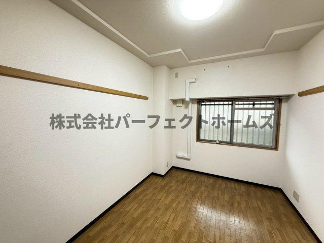 プレザント枚方の洋室|コンパクトで使いやすい洋室です