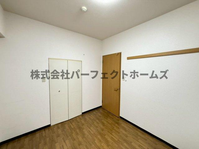 プレザント枚方の洋室|ゆったりした洋室です