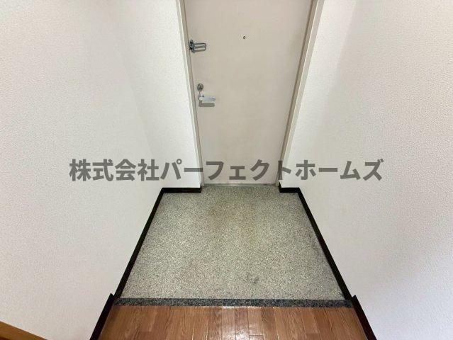 プレザント枚方の玄関|収納もある玄関です