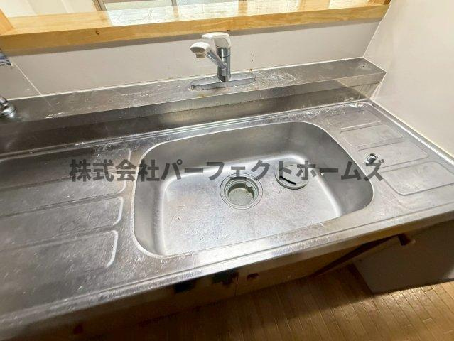 プレザント枚方のキッチン|コンパクトなキッチンで掃除もラクラク