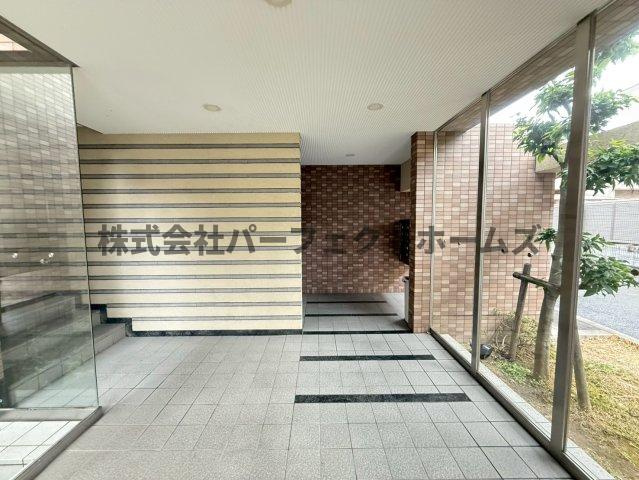 プレザント枚方のロビー|建物の内部です