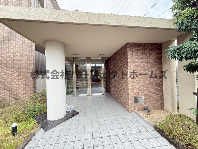 プレザント枚方のエントランス|清潔なエントランスです