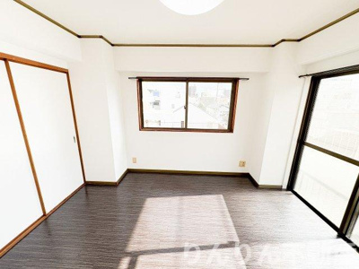 【洋室】 | 仲之町ラバーズハウス | コンパクトで使いやすい洋室です