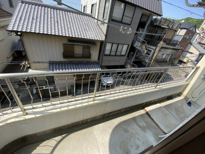 【バルコニー】 | 仲之町ラバーズハウス | お洗濯にも便利なバルコニー付き