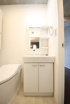 【独立洗面台】 | ファーヴァル中野新橋 | 嬉しい独立洗面台付き。