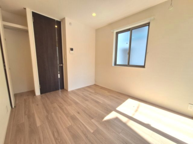 ラウレア中延の居間・リビング|洋室の証明