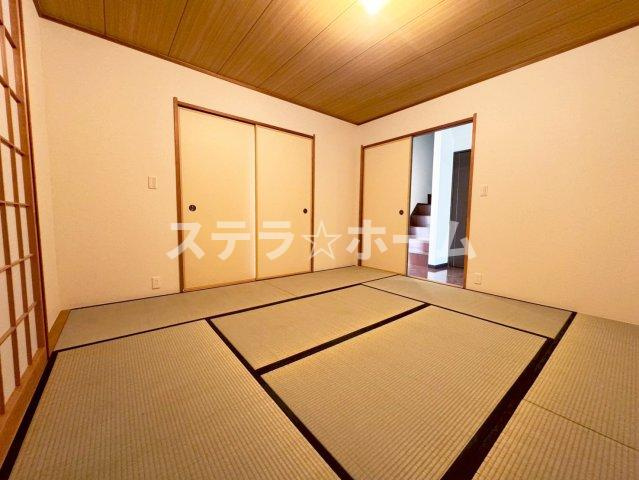 夕日丘2 中古戸建の和室|フローリングだけでなく、和室もあります