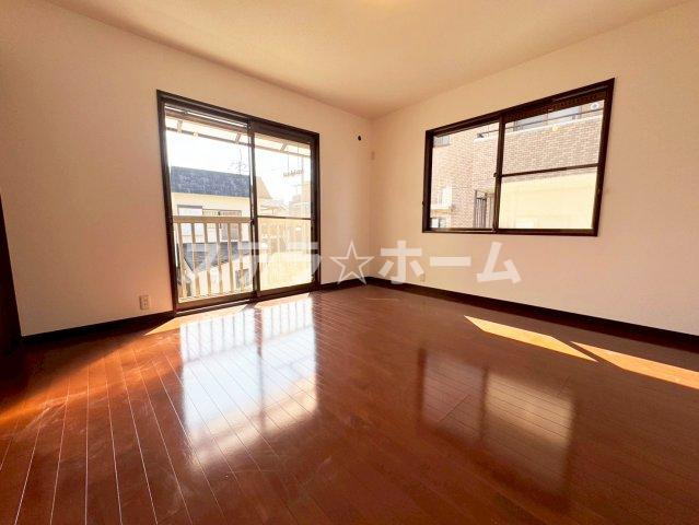 夕日丘2 中古戸建の洋室|洋室です