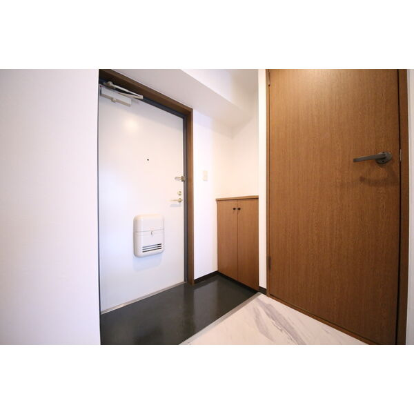 プロビデンス泉　名古屋市賃貸　仲介手数料無料の玄関