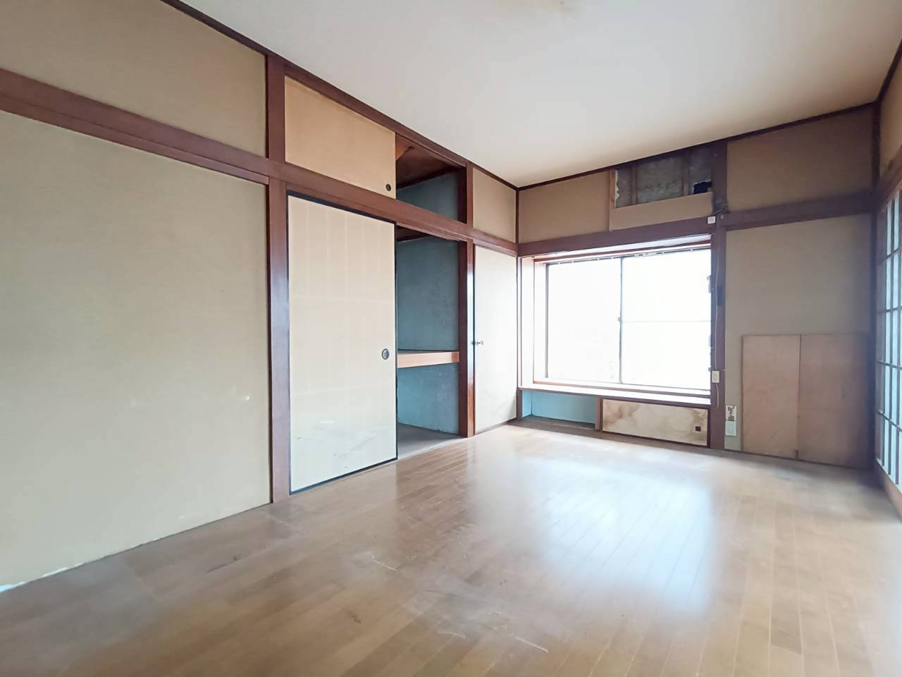 三郷市　新和4丁目　中古戸建の洋室|二面採光で明るい洋室です