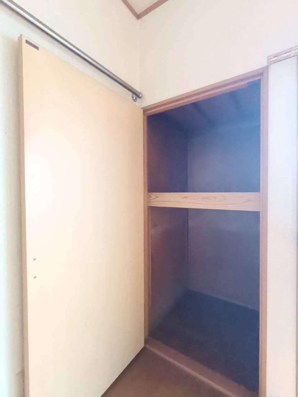 三郷市　新和4丁目　中古戸建の収納|奥行のある収納です