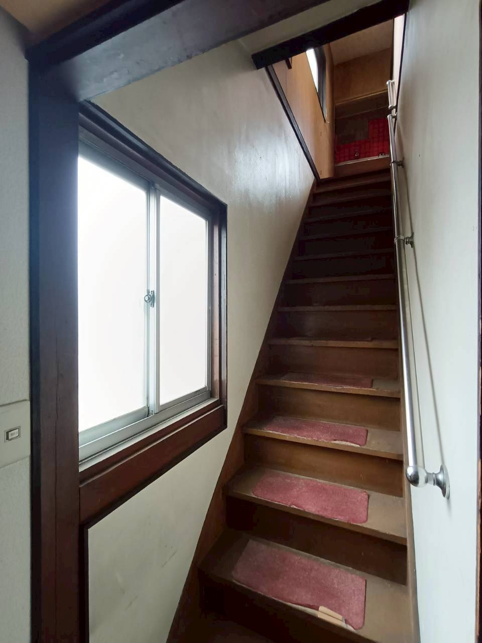 三郷市　新和4丁目　中古戸建のその他|階段です