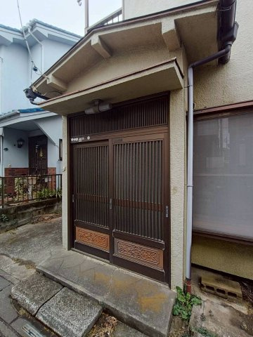 三郷市　新和4丁目　中古戸建の玄関|毎日通る玄関はこちらです
