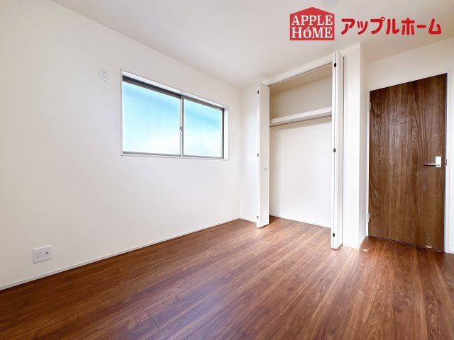[新築住宅] 鴻巣市松原 全7棟の洋室|２階居室は全室収納あり！たっぷりある収納活用でお部屋もキレイを保てます♪