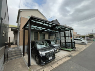 【外観】 | 千葉市若葉区みつわ台1丁目　中古戸建 | 落ち着いた住環境が魅力のみつわ台1丁目に佇む、ファミリーにおすすめの4LDK中古戸建で
カーポート付き駐車場はゆとりの2台分を確保。お車を複数台お持ちのご家庭や来客時にも安心です！