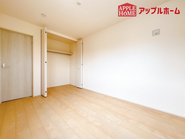 [新築住宅] 鴻巣市松原 2期 全4棟の洋室|２階居室は全室収納あり！たっぷりある収納活用でお部屋もキレイを保てます♪