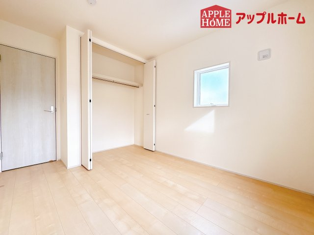 [新築住宅] 鴻巣市松原 2期 全4棟の洋室|２階居室は全室収納あり！たっぷりある収納活用でお部屋もキレイを保てます♪