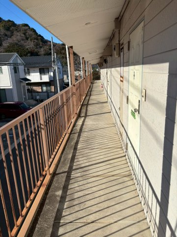 静岡県駿東郡清水町徳倉1棟アパートのバルコニー