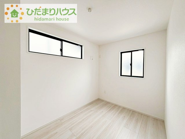 【洋室】 | つくば市高野3期　新築戸建　2号棟 | 机にベットを置けば子供部屋の完成です！