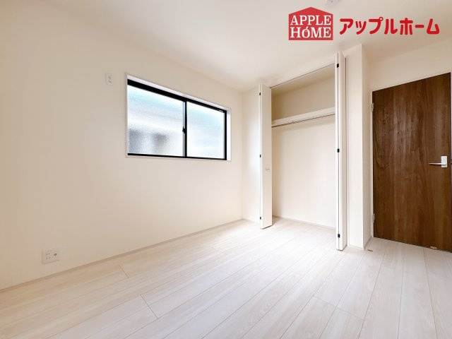 [新築住宅] 鴻巣市松原 全7棟の洋室|２階居室は全室収納あり！たっぷりある収納活用でお部屋もキレイを保てます♪