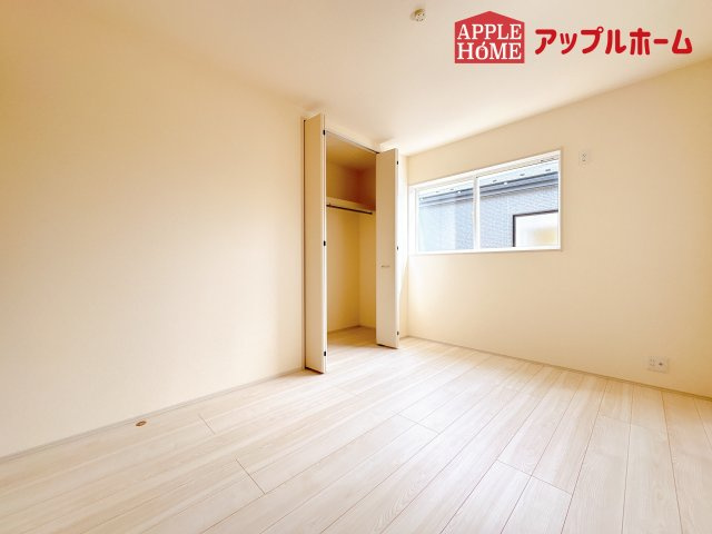 [新築住宅] 鴻巣市松原 全7棟の洋室|２階居室は全室収納あり！たっぷりある収納活用でお部屋もキレイを保てます♪
