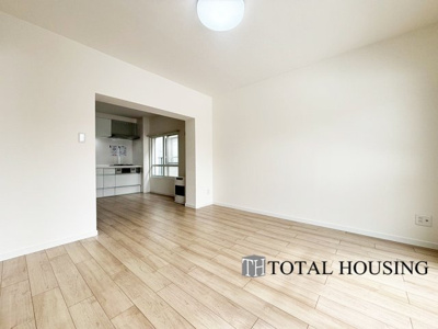 【居間・リビング】 | トーカンマンション第3中の島 | 家具の配置がしやすい間取り。選択する家具類やレイアウトにより、理想の住空間を作り上げることが出来ます。