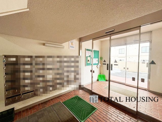 【エントランス】 | トーカンマンション第3中の島 | エントランスです。
集合ポストが設けられています。