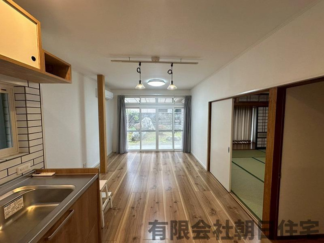 【居間・リビング】 | 西津田10丁目中古戸建 | おしゃれなリビングです