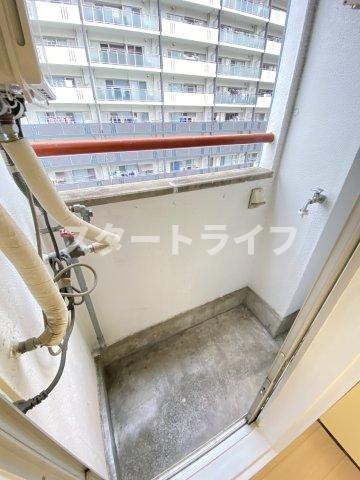 大阪市淀川区三国本町１丁目の賃貸マンションのバルコニー