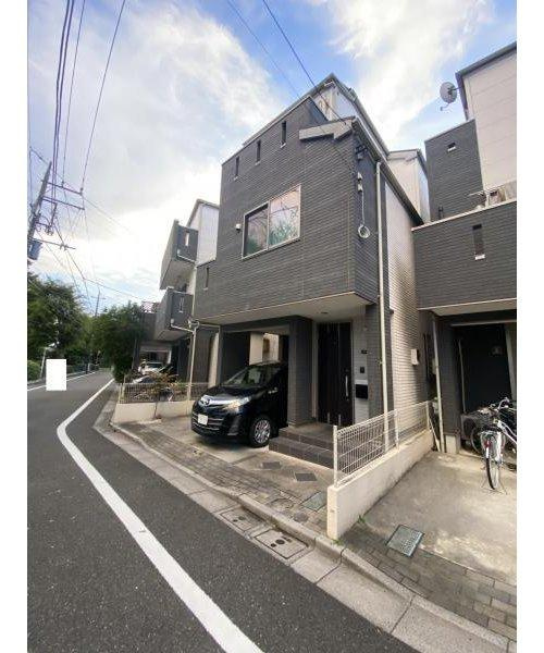 足立区椿中古戸建ての前面道路含む現地写真